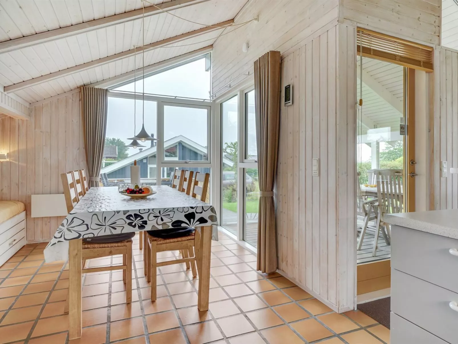 "Susse" - 400m to the fjord-Inside