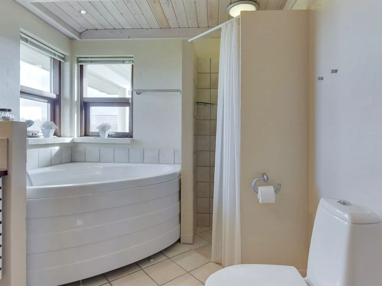 "Fam" - 300m from the sea-Inside