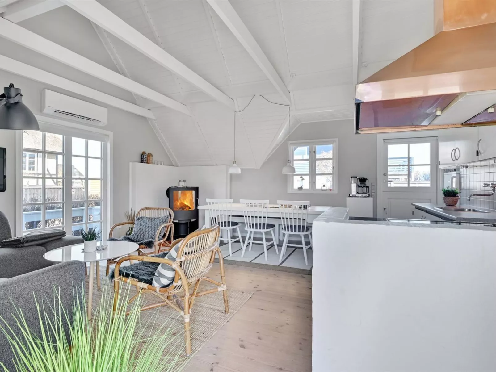 "Ulv" - 25m from the sea-Dedans