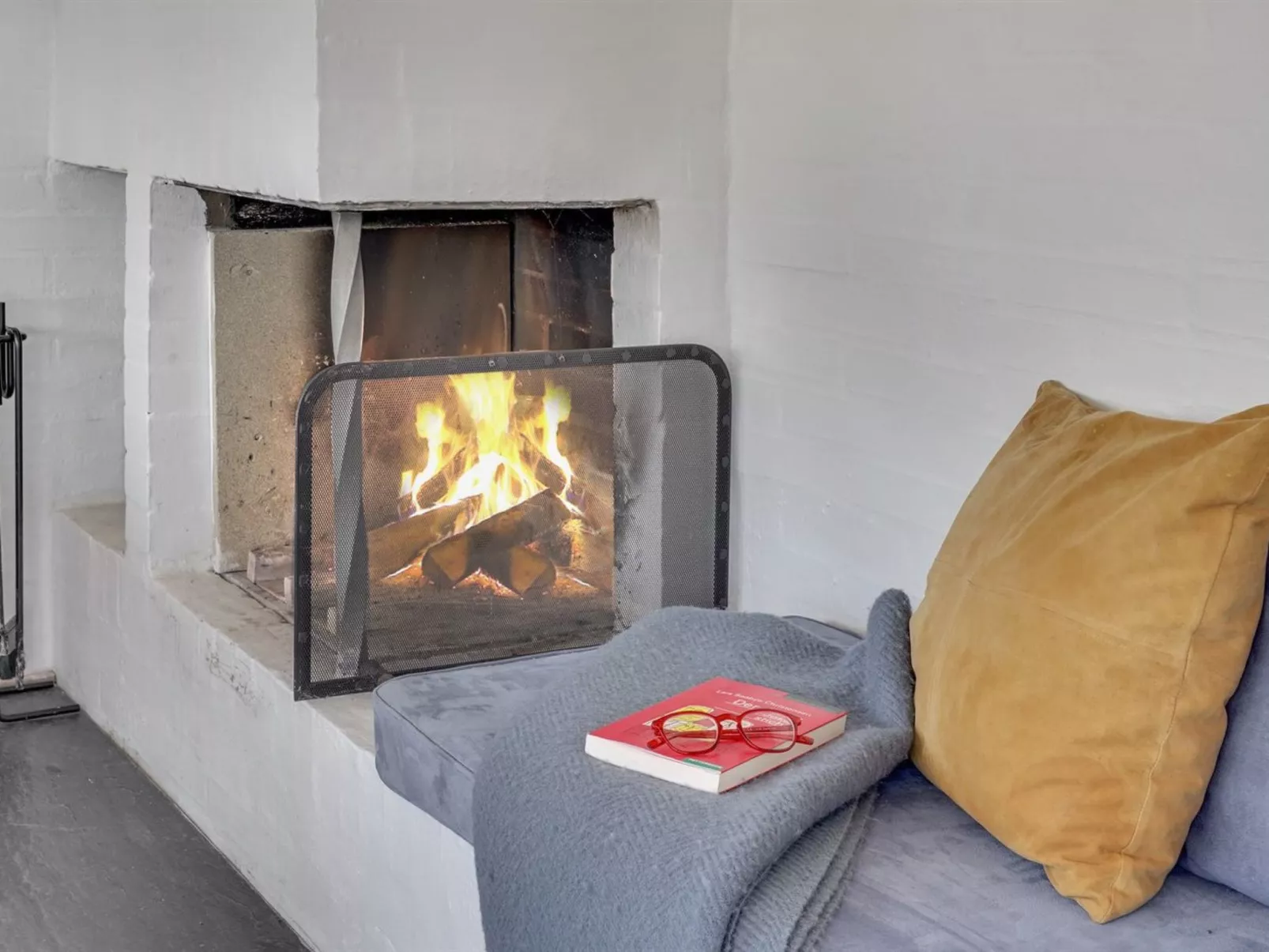 "Fanney" - 100m from the sea-Inside