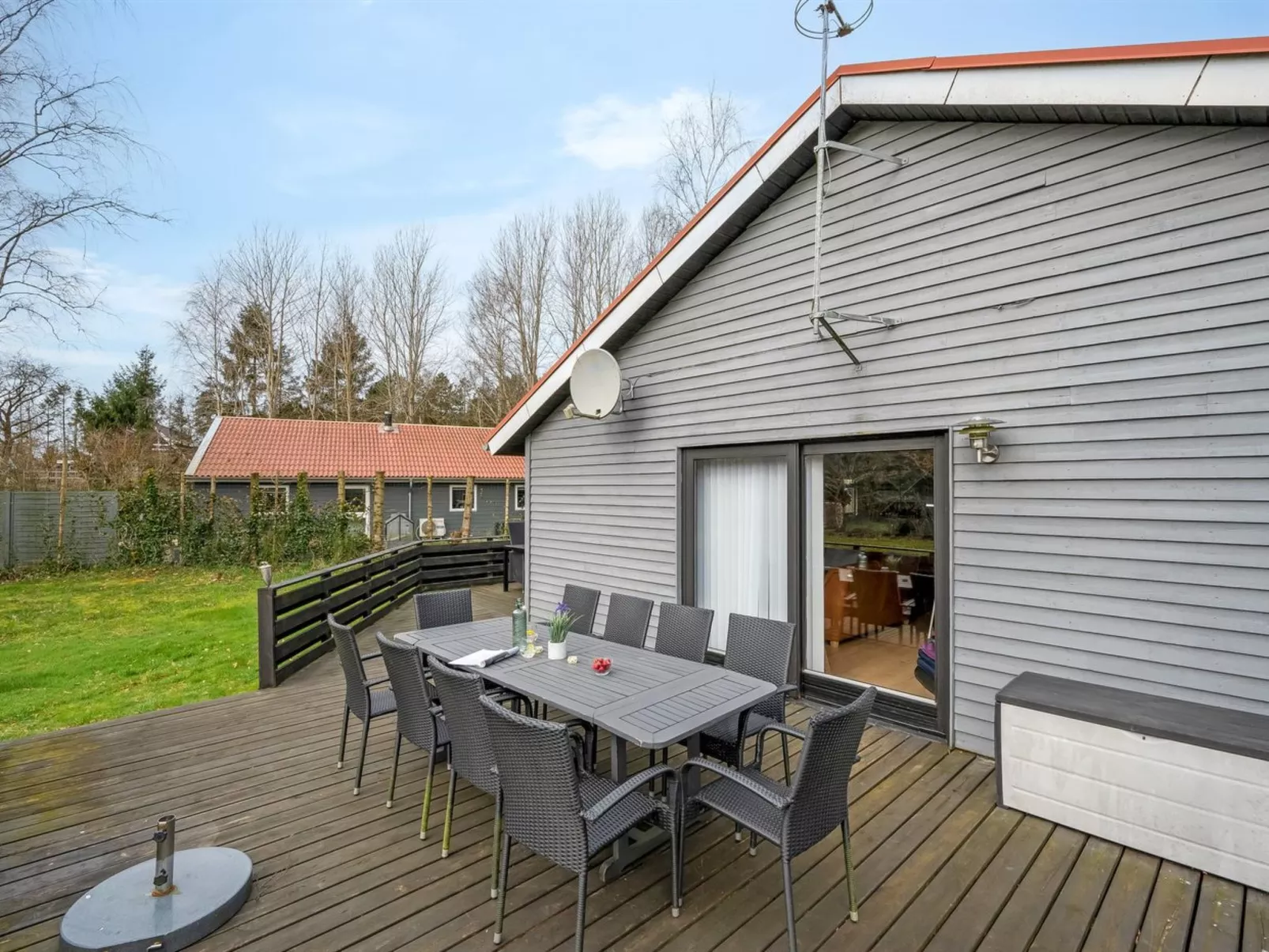 "Anine" - 200m to the fjord-Outside