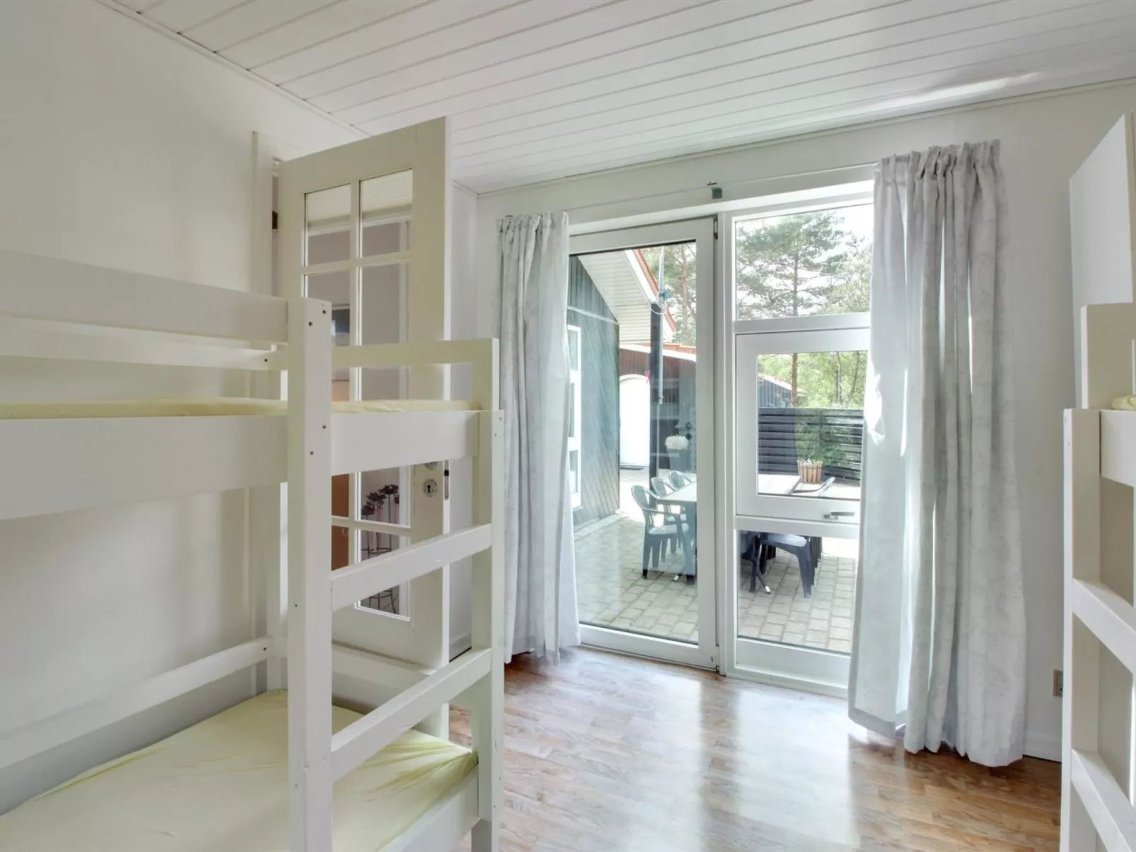 "Flora" - 150m from the sea-Dedans