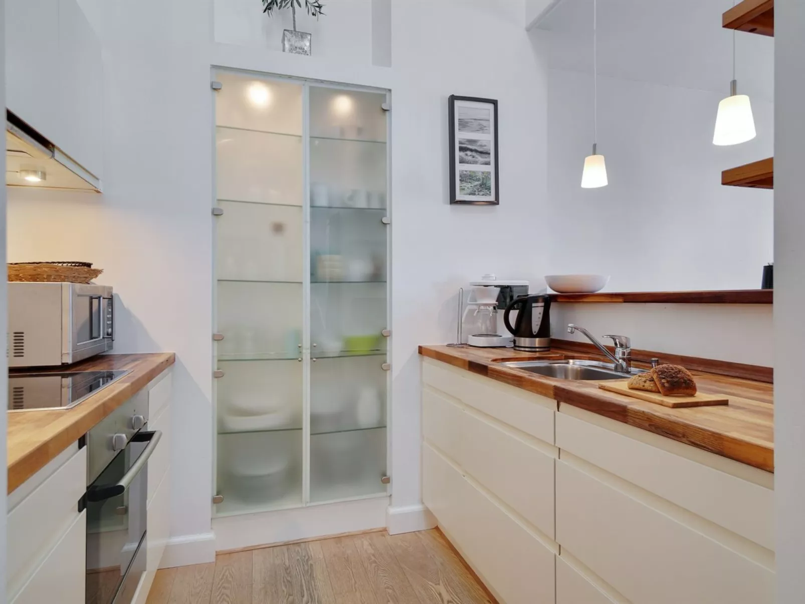 "Anniek" - 1km to the fjord-Inside