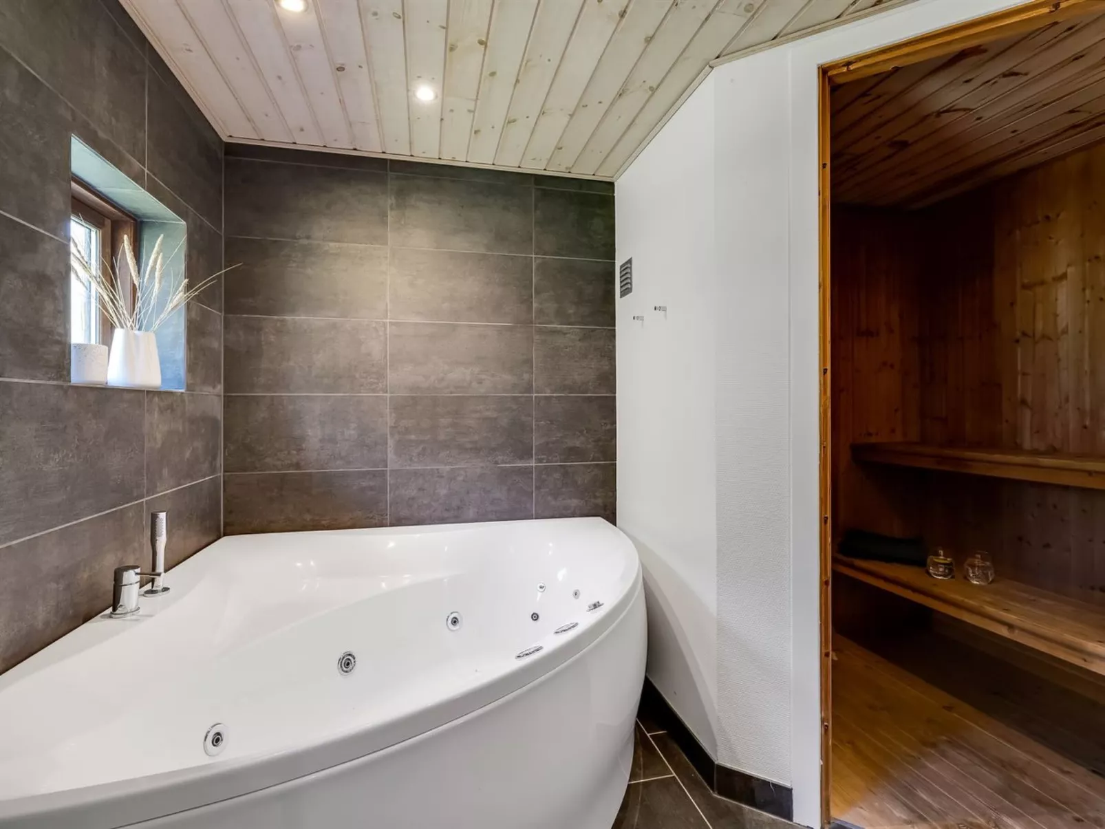 "Sila" - 800m from the sea-Dedans