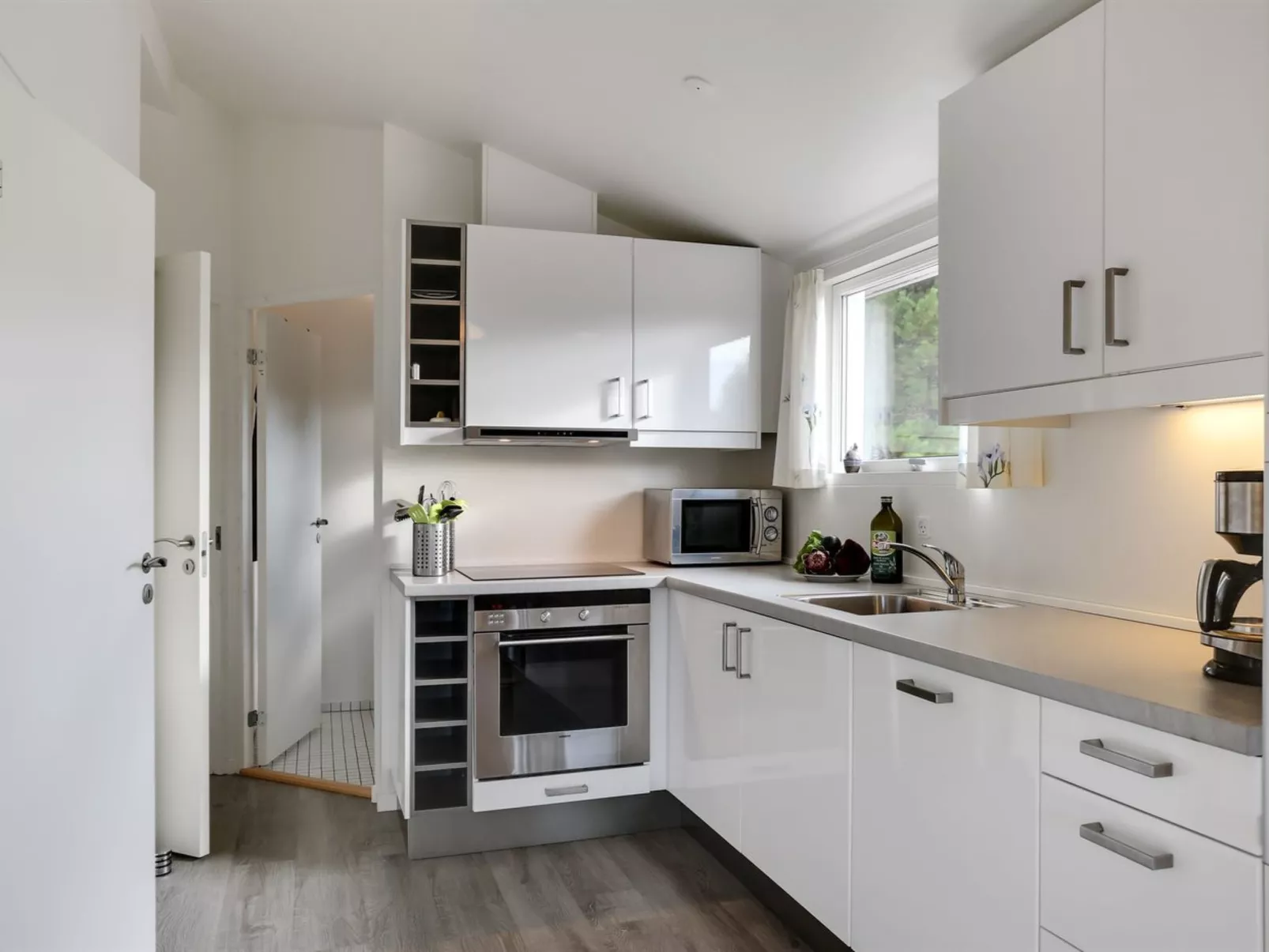 "Poul" - 100m from the sea-Drinnen