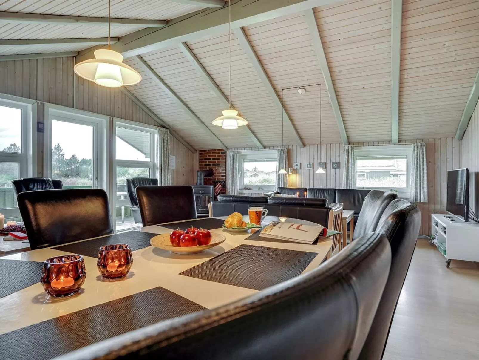 "Tennie" - 300m from the sea-Drinnen