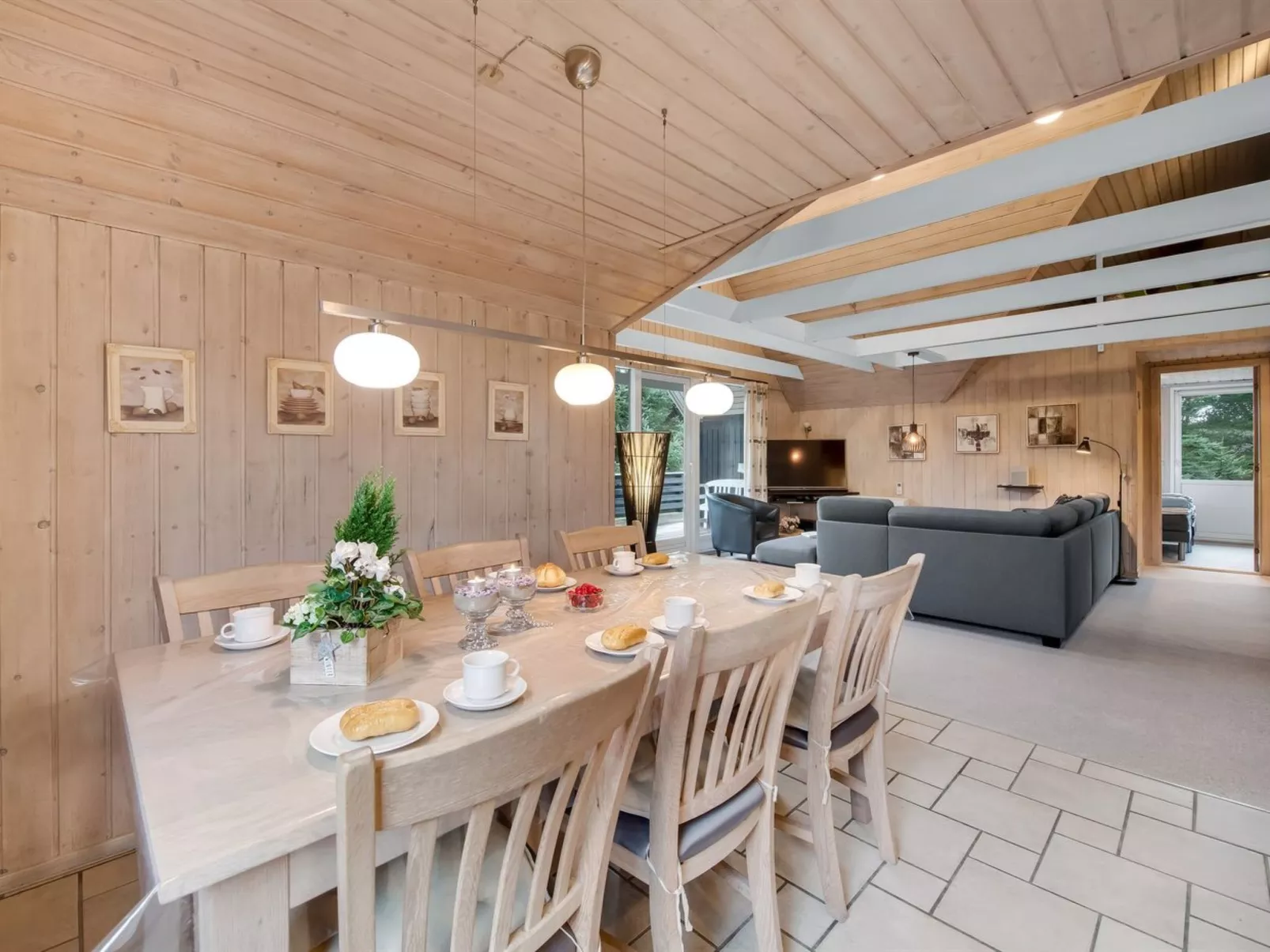 "Patrik" - 1.4km from the sea-Inside