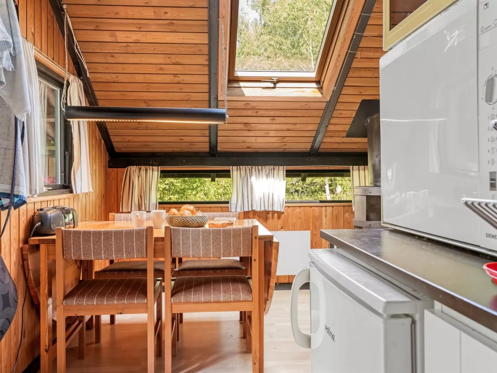 "Elfrieda" - 1.6km from the sea-Dedans