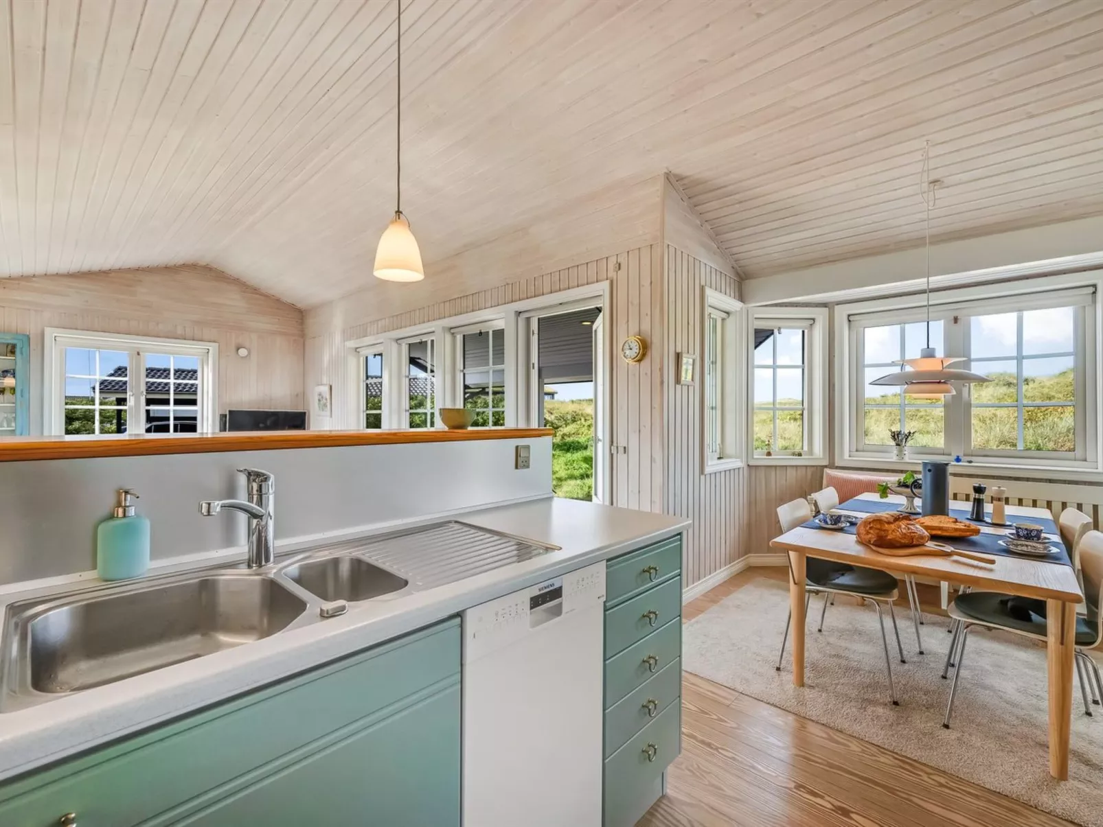 "Aise" - 75m from the sea-Inside