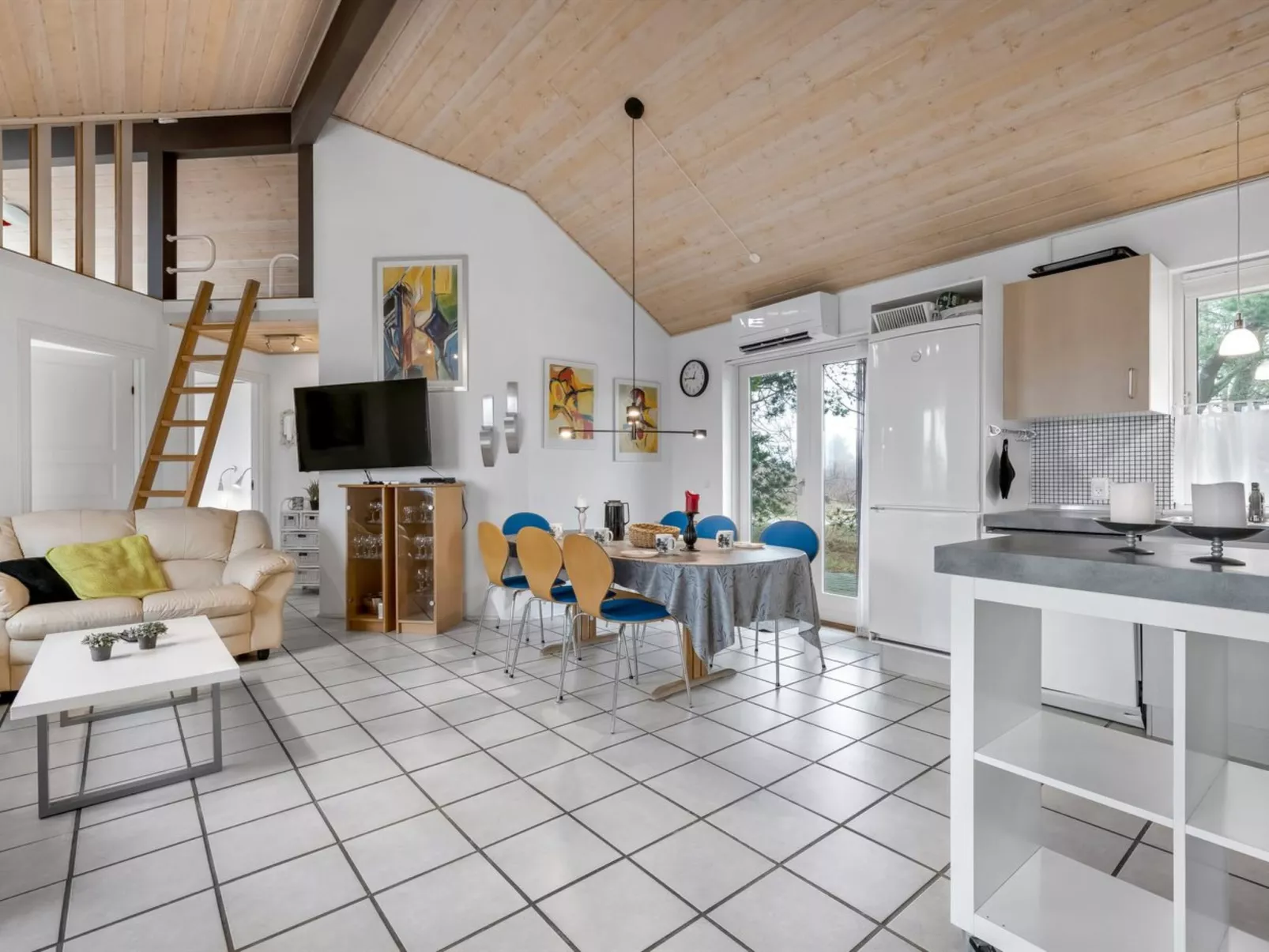 "Tydkil" - 300m to the fjord-Inside