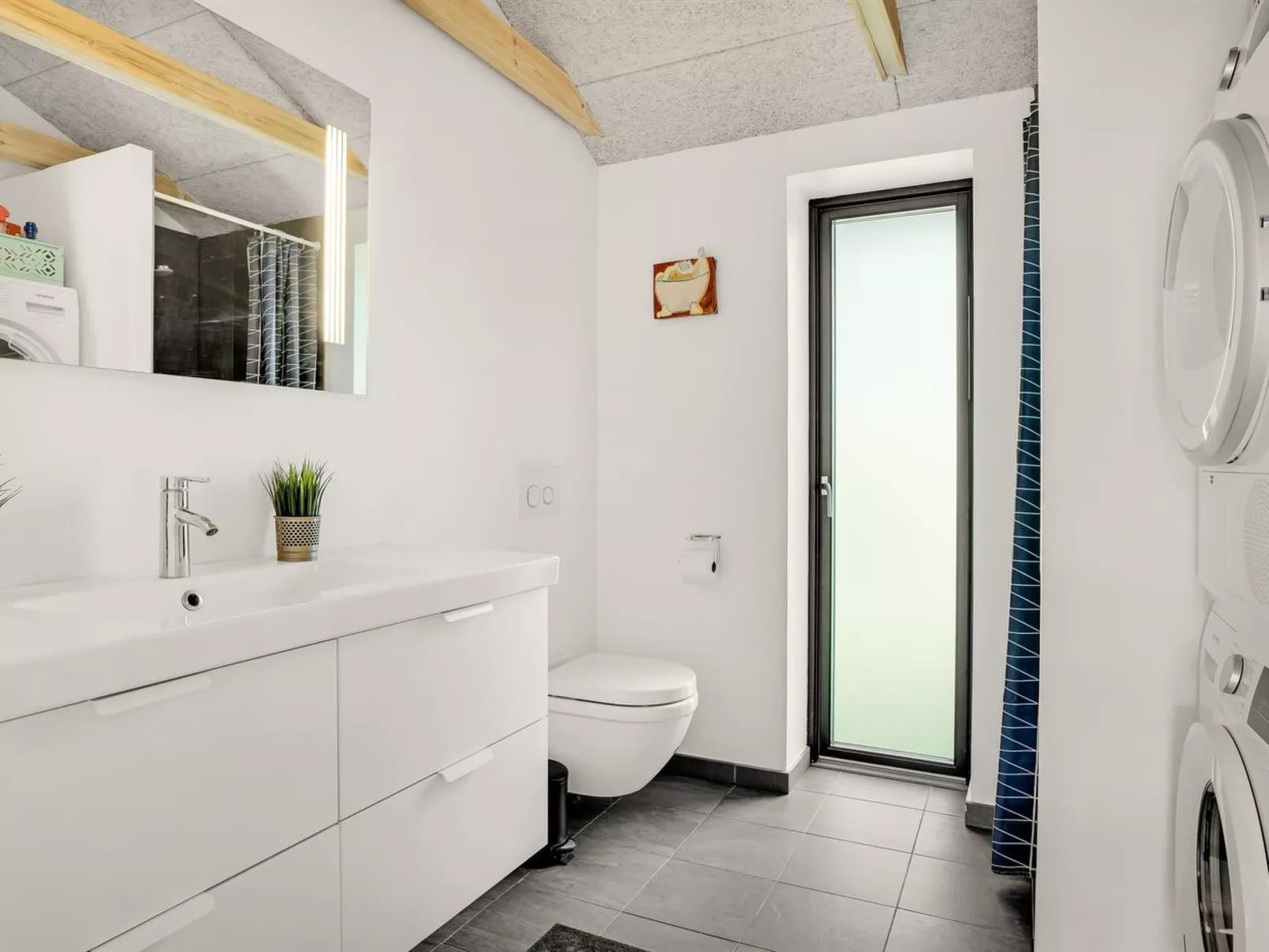 "Aslag" - 150m to the fjord-Drinnen