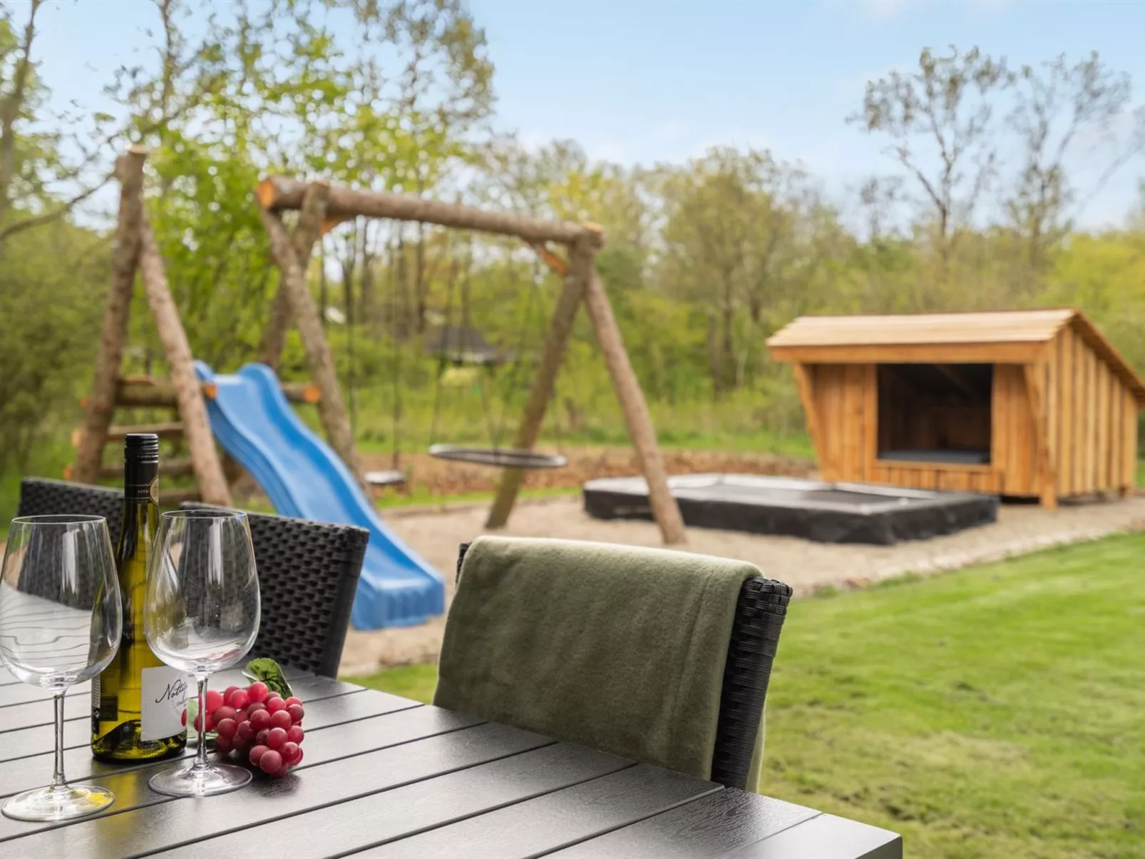 "Eylar" - 28km from the sea-Outside