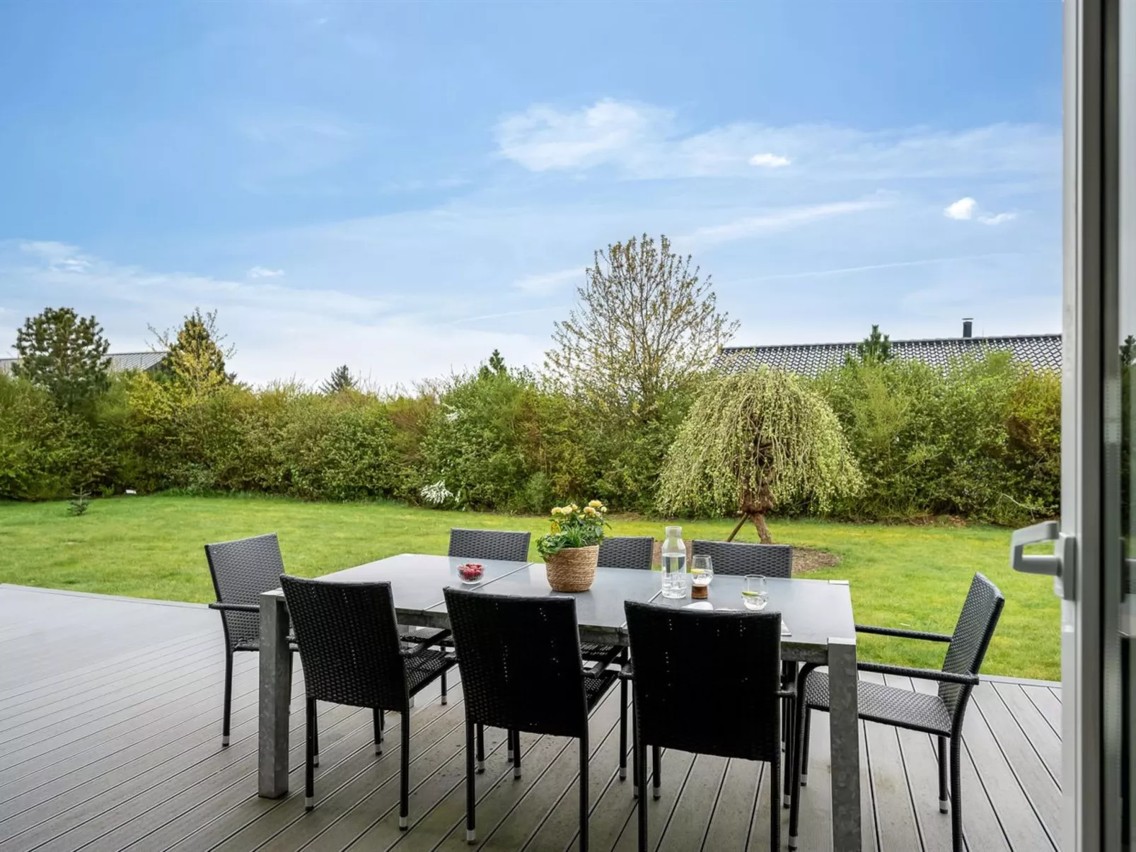 "Ingbritt" - 700m to the fjord-Draußen