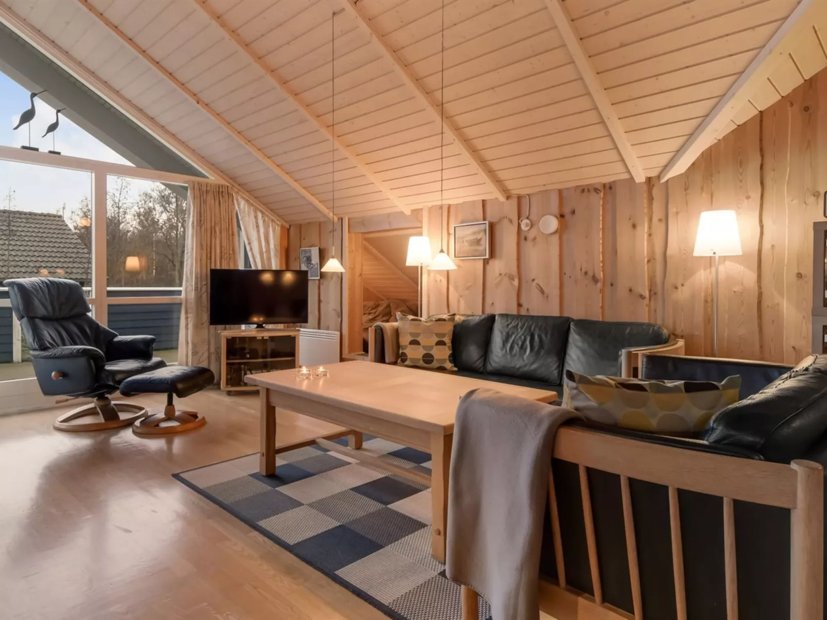 "Thit" - 1.2km to the fjord-Drinnen