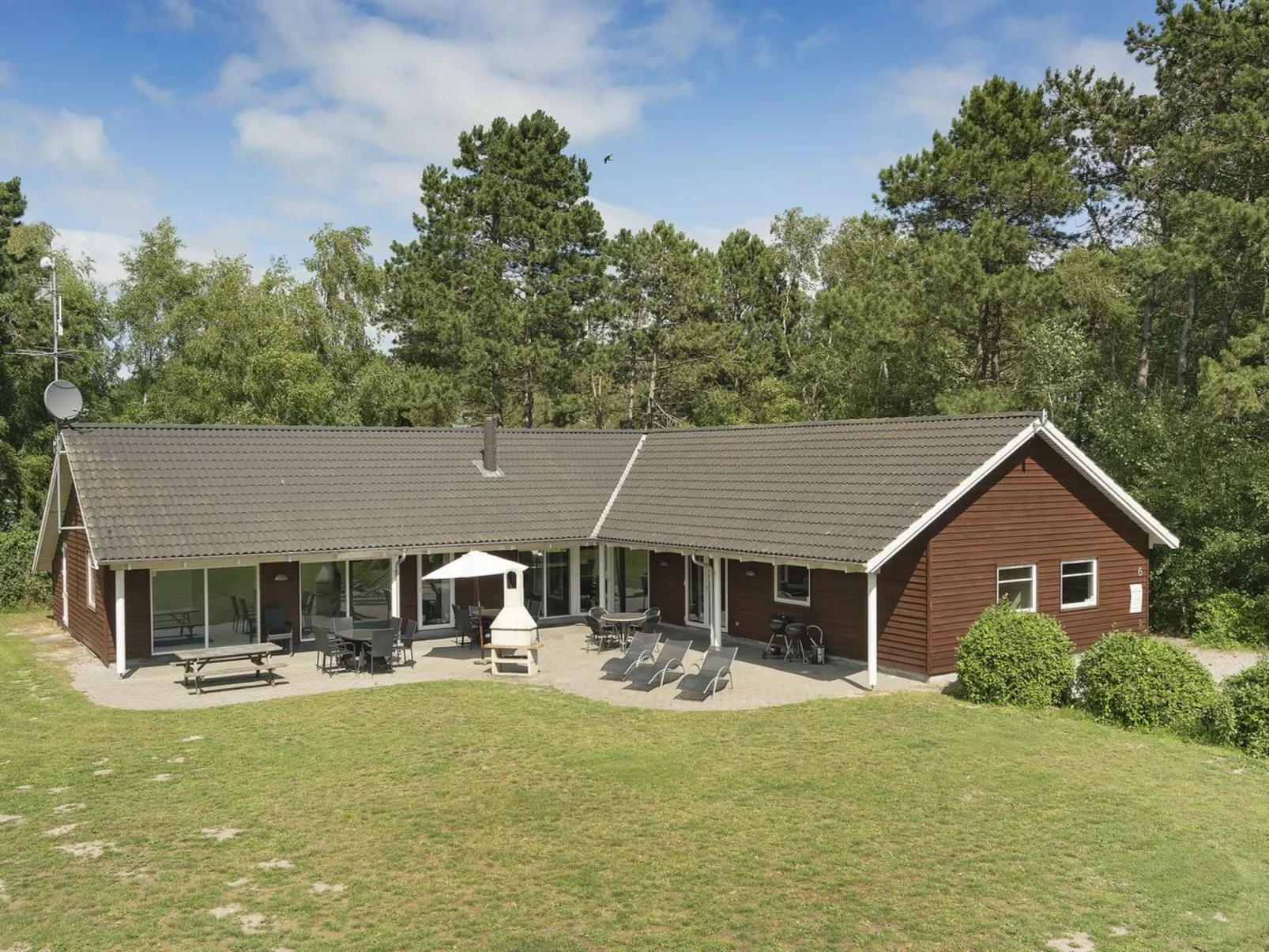 "Hughe" - 300m from the sea-Draußen