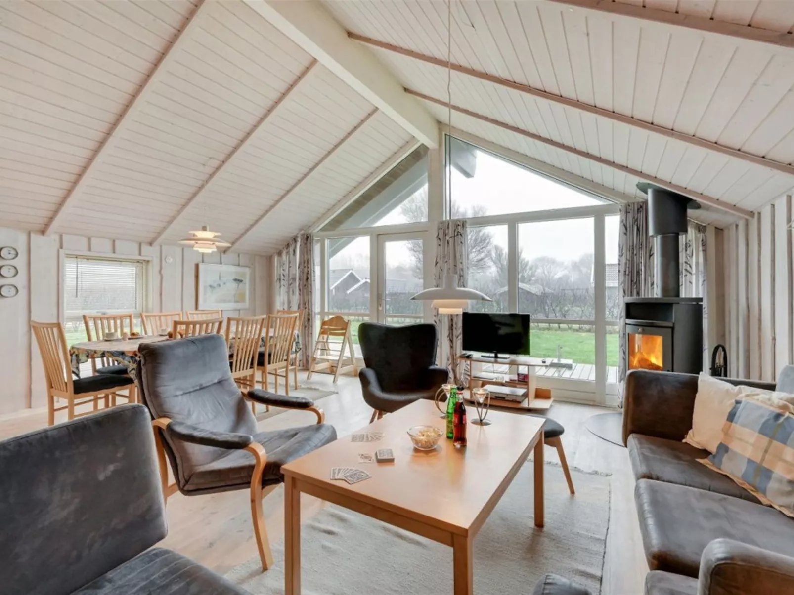 "Clarina" - 800m to the fjord-Dedans