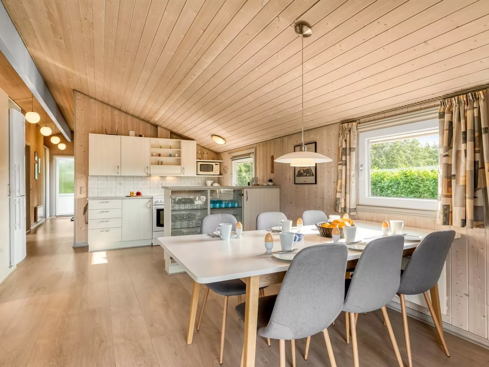 "Robertha" - 800m to the fjord-Dedans