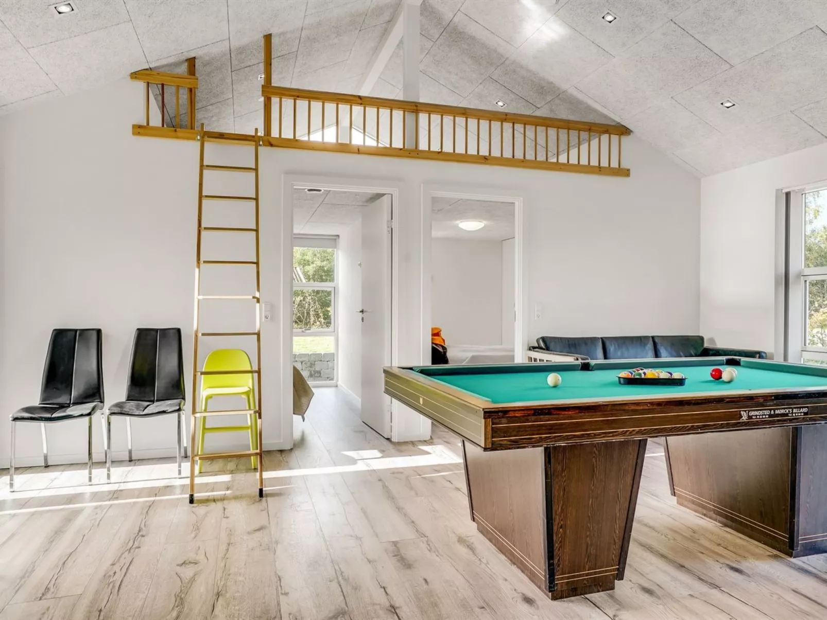 "Geri" - 700m from the sea-Inside