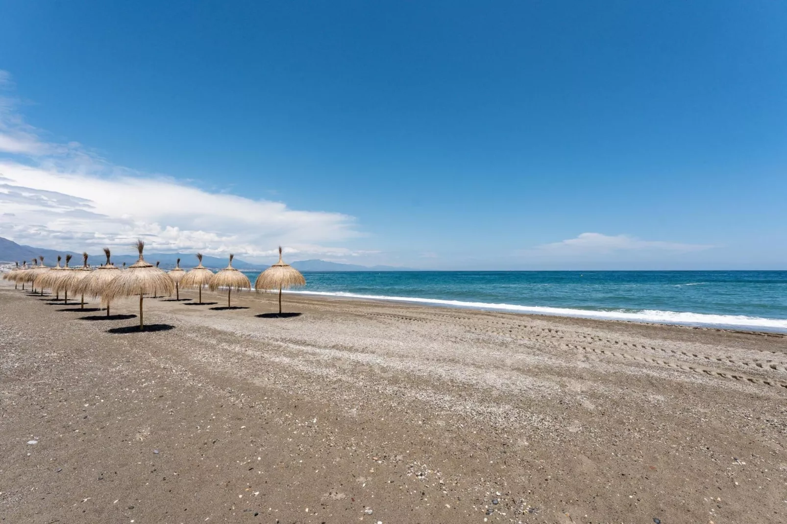 CT 240 - Beachfront Apartment -Don Juan Manilva-Zones été à 5 km