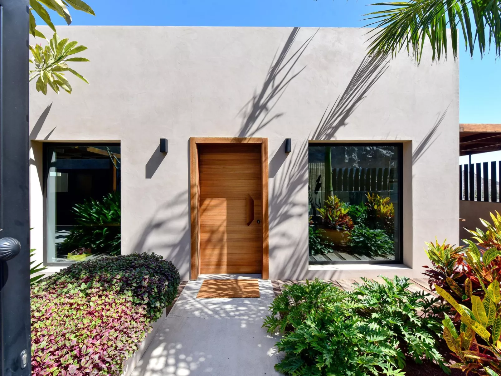 Almadies Tauro - Outside