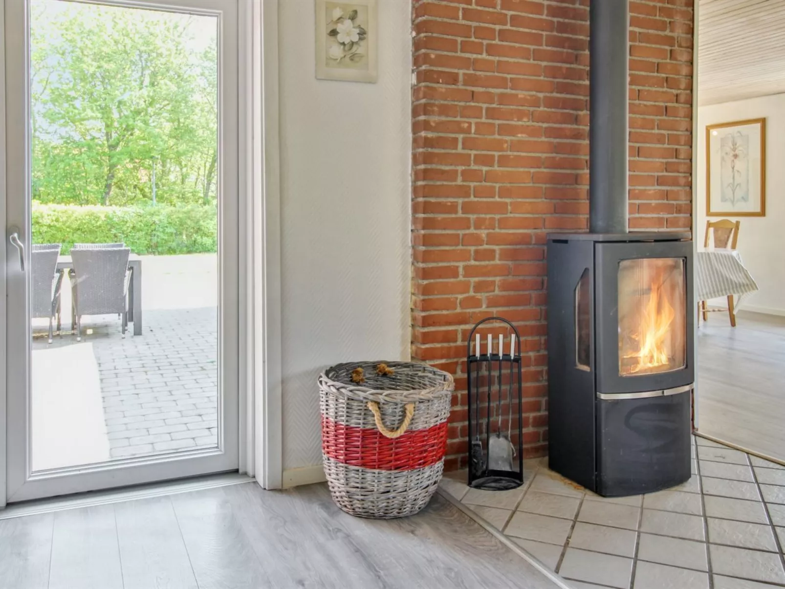 "Aku" - 24km from the sea-Drinnen