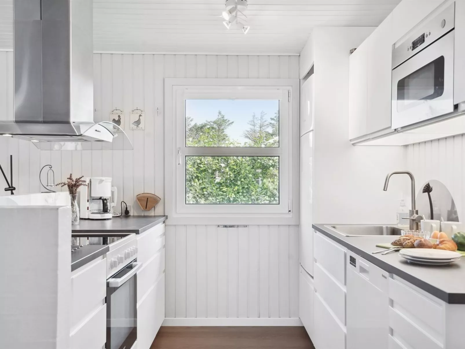 "Ingebore" - 700m from the sea-Dedans