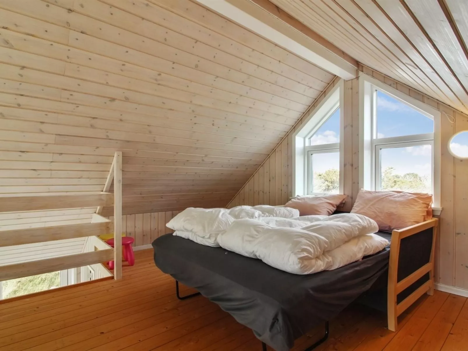 "Othinkarl" - 100m from the sea-Inside