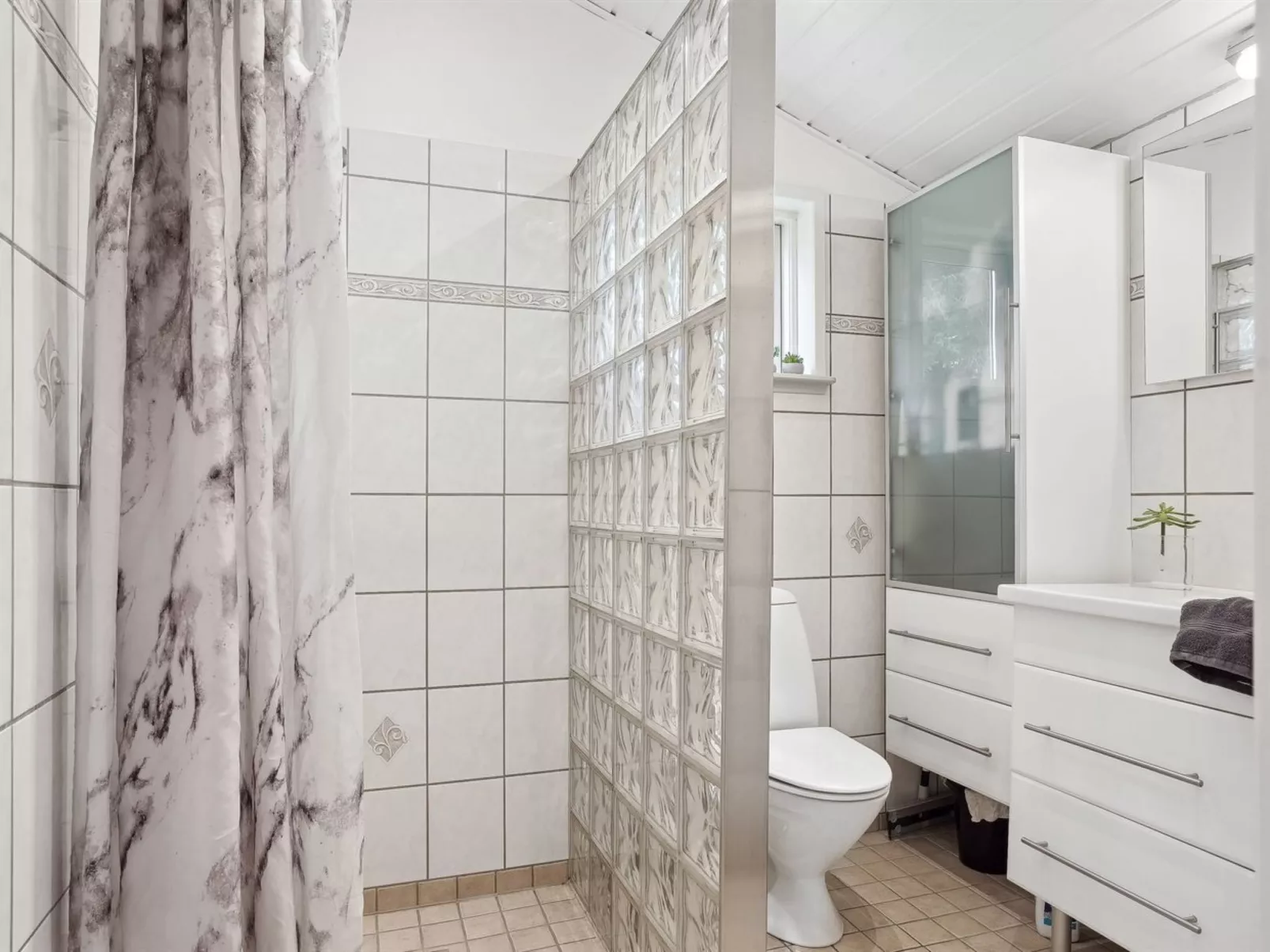 "Sylvi" - 750m from the sea-Dedans