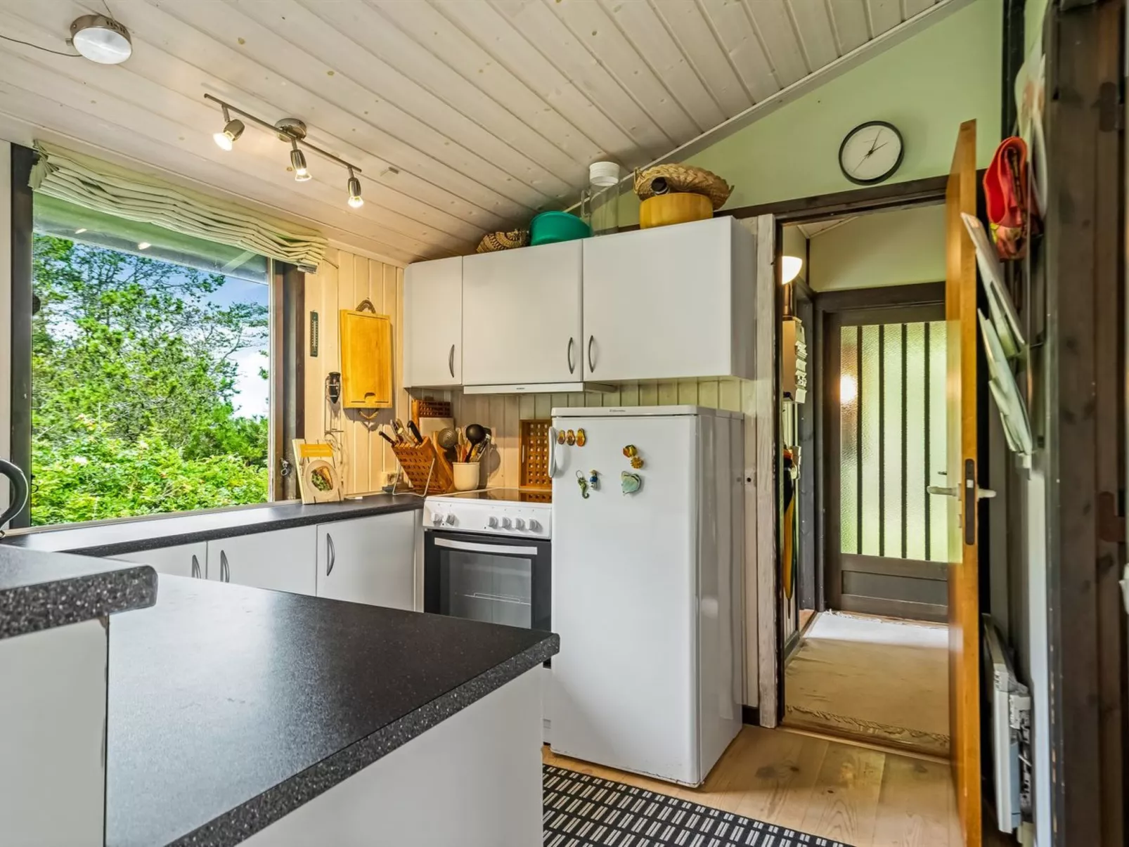 "Vemund" - 300m from the sea-Inside