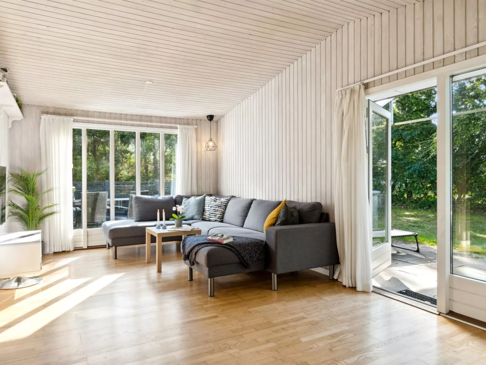 "Arwin" - 200m from the sea-Dedans