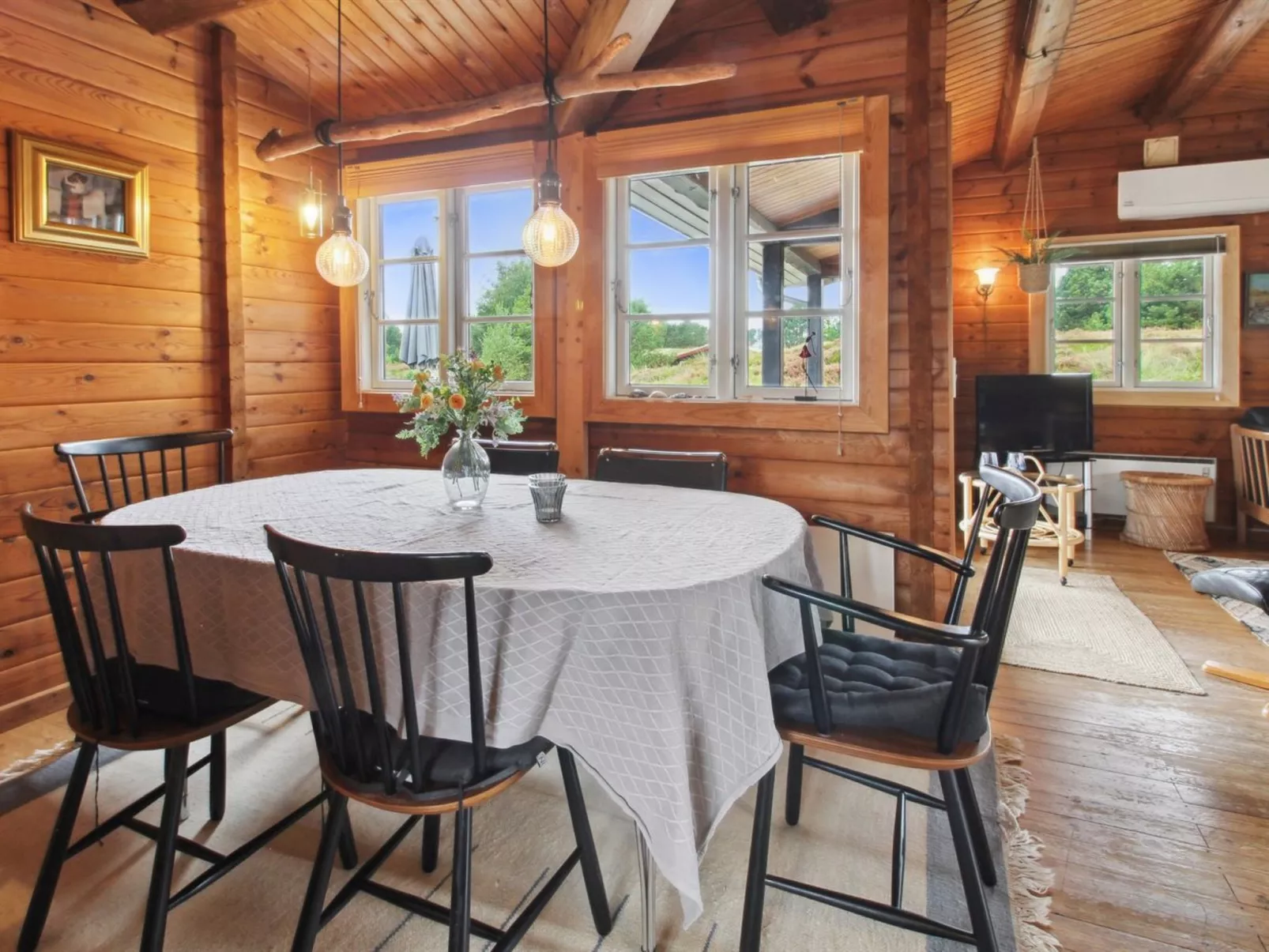 "Venild" - 1.9km from the sea-Inside