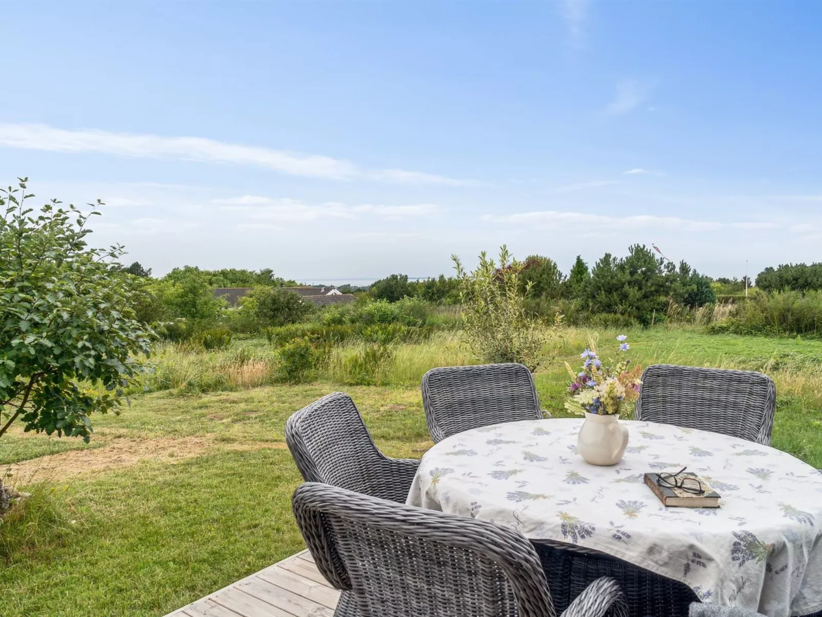 "Aurore" - 1.3km from the sea-Outside