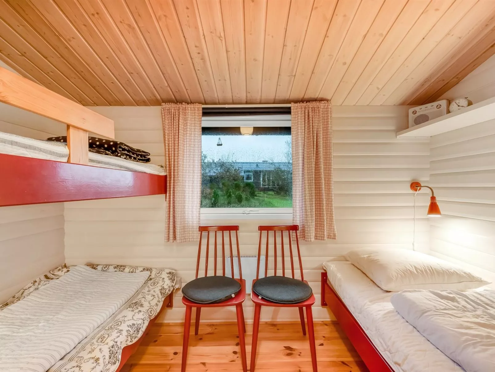 "Dimo" - 300m to the fjord-Inside