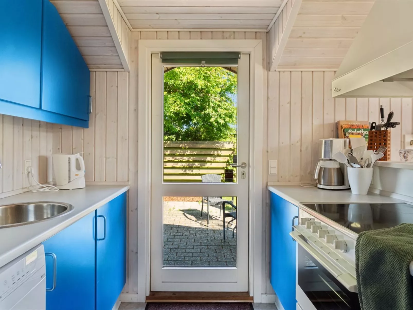 "Thrym" - 200m from the sea-Inside