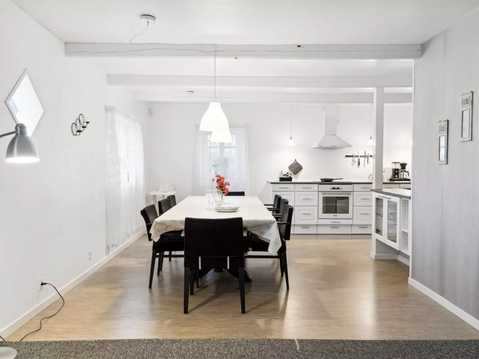 "Eliane" - 1.8km from the sea-Dedans