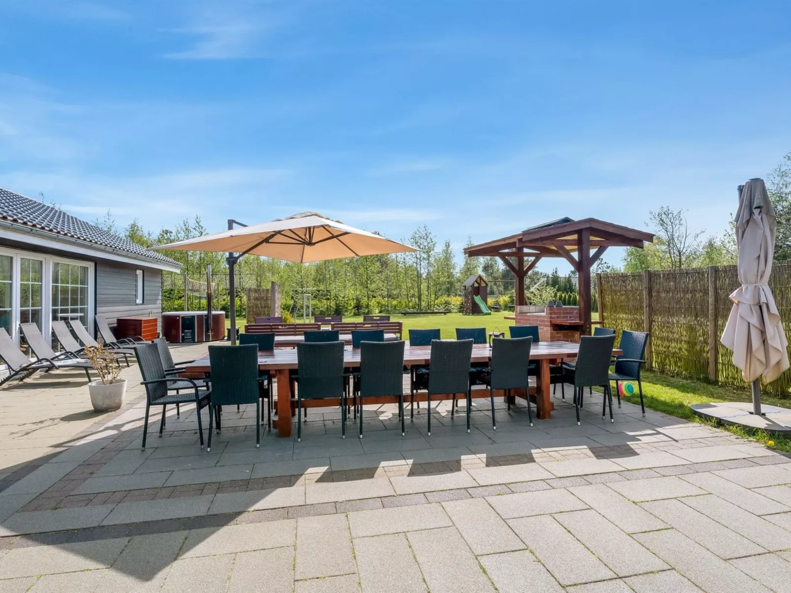 "Ronia" - 900m from the sea-Draußen