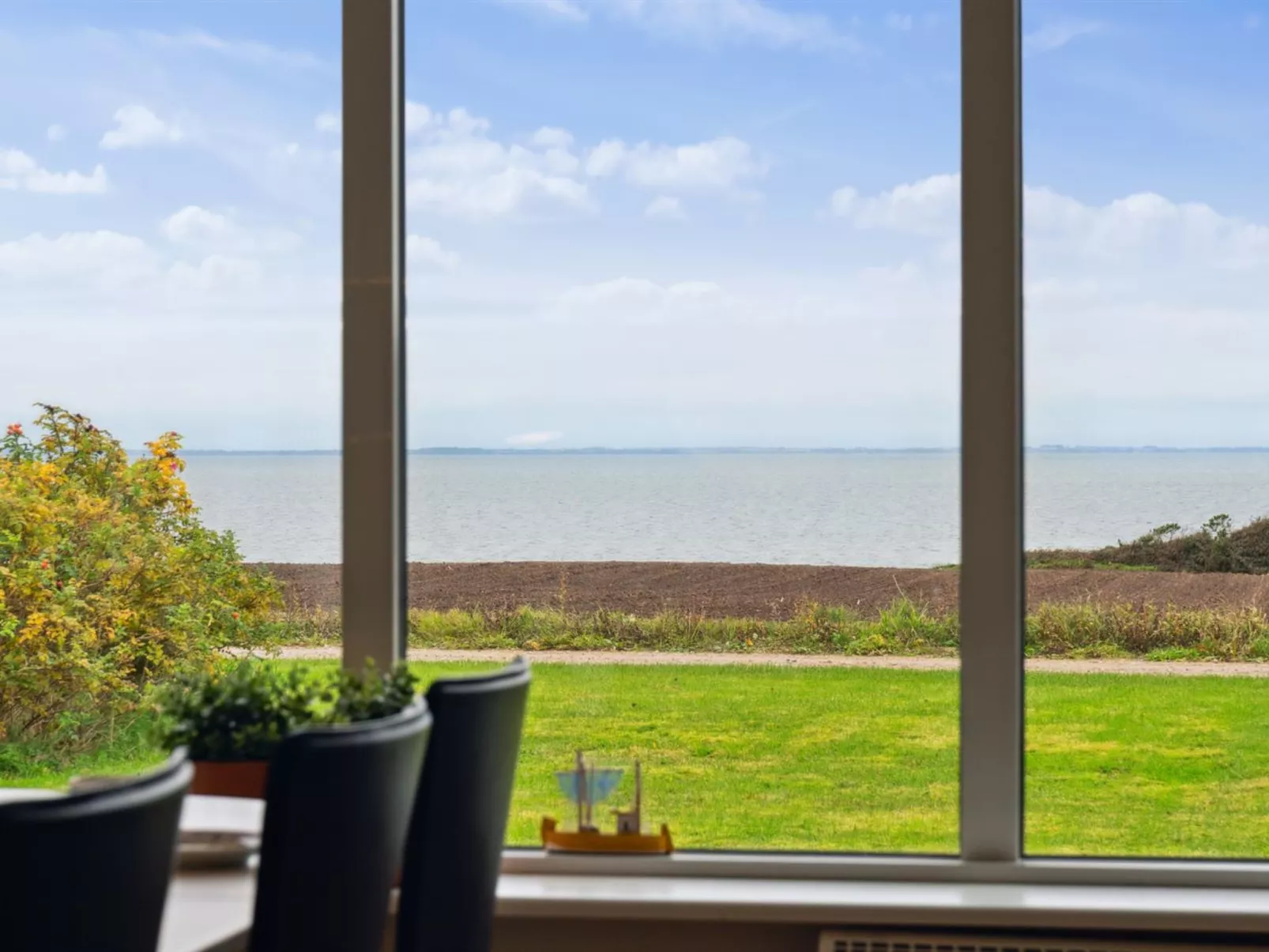 "Luchia" - 200m to the fjord-Draußen