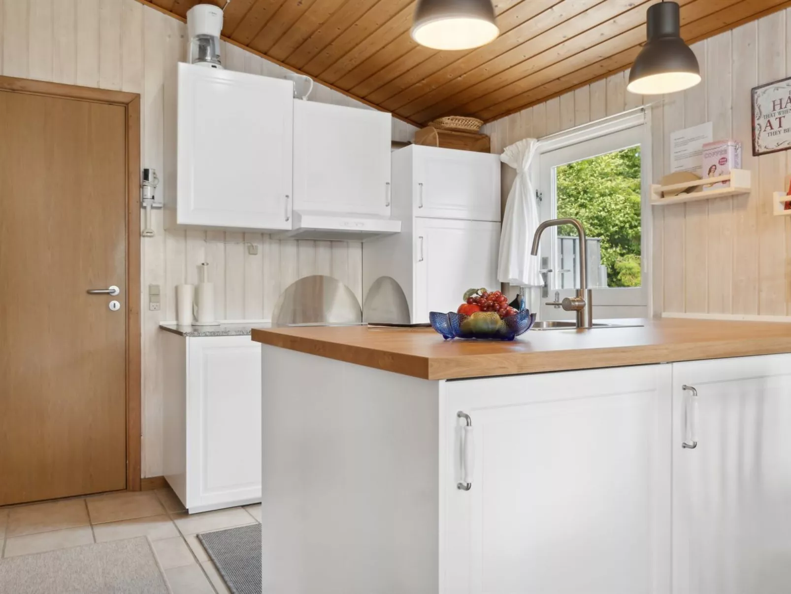 "Zoya" - 470m from the sea-Drinnen