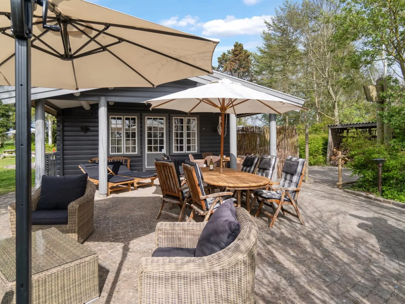 "Till" - 1.6km from the sea-Dehors