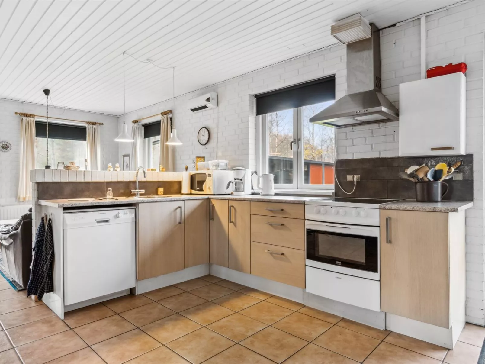 "Patrik" - 200m to the fjord-Inside