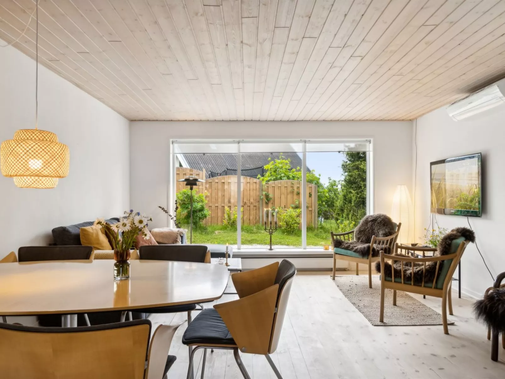 "Lenaya" - 1km from the sea-Inside