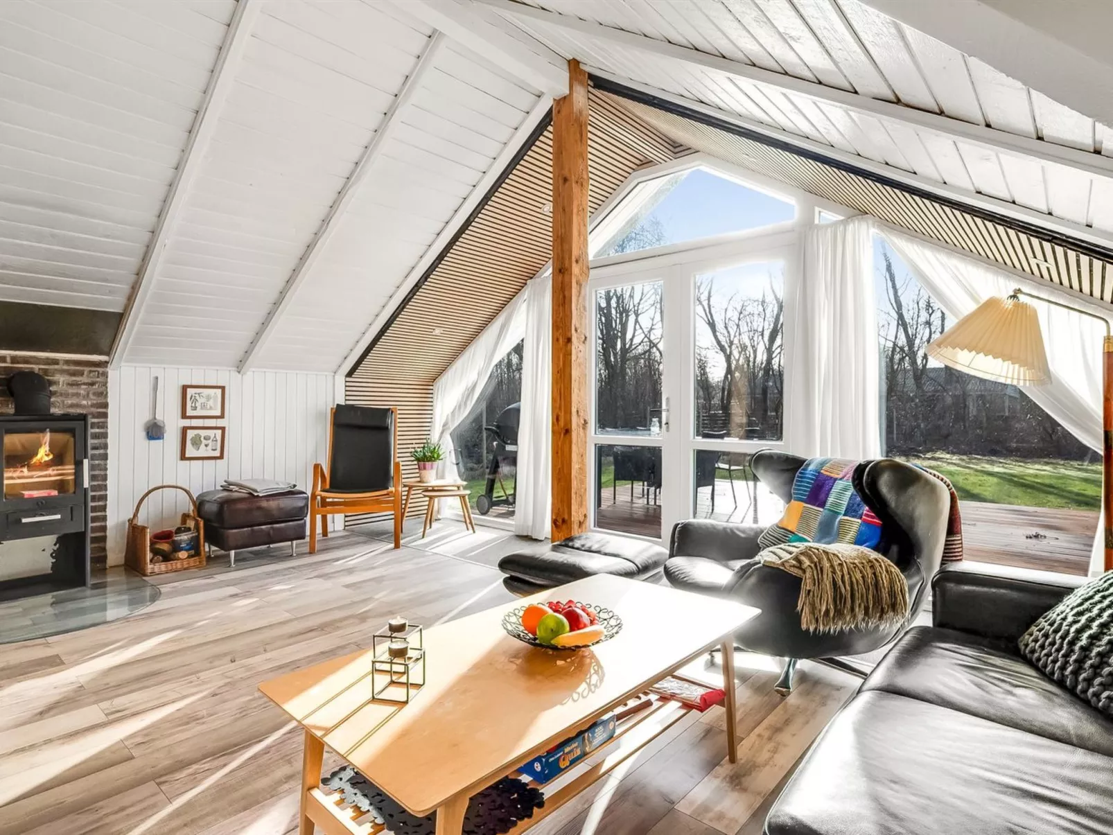 "Anu" - 300m to the fjord-Drinnen