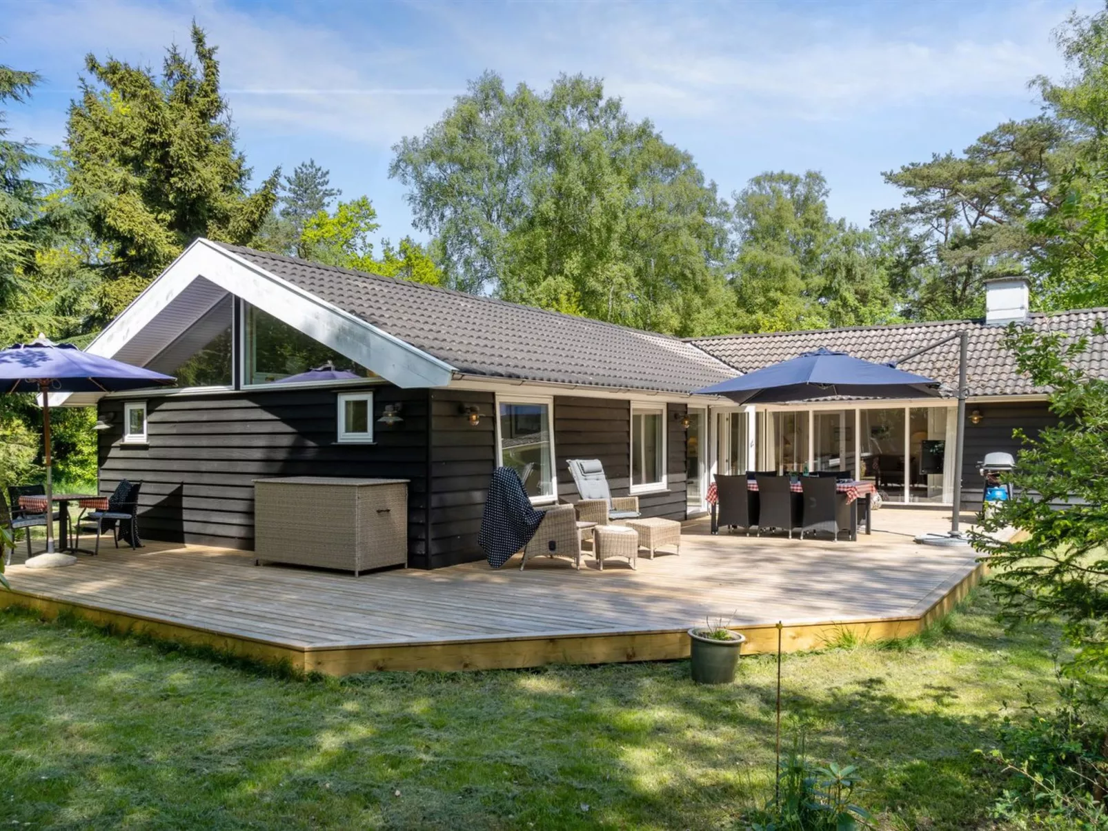 "Amina" - 1.1km from the sea-Outside