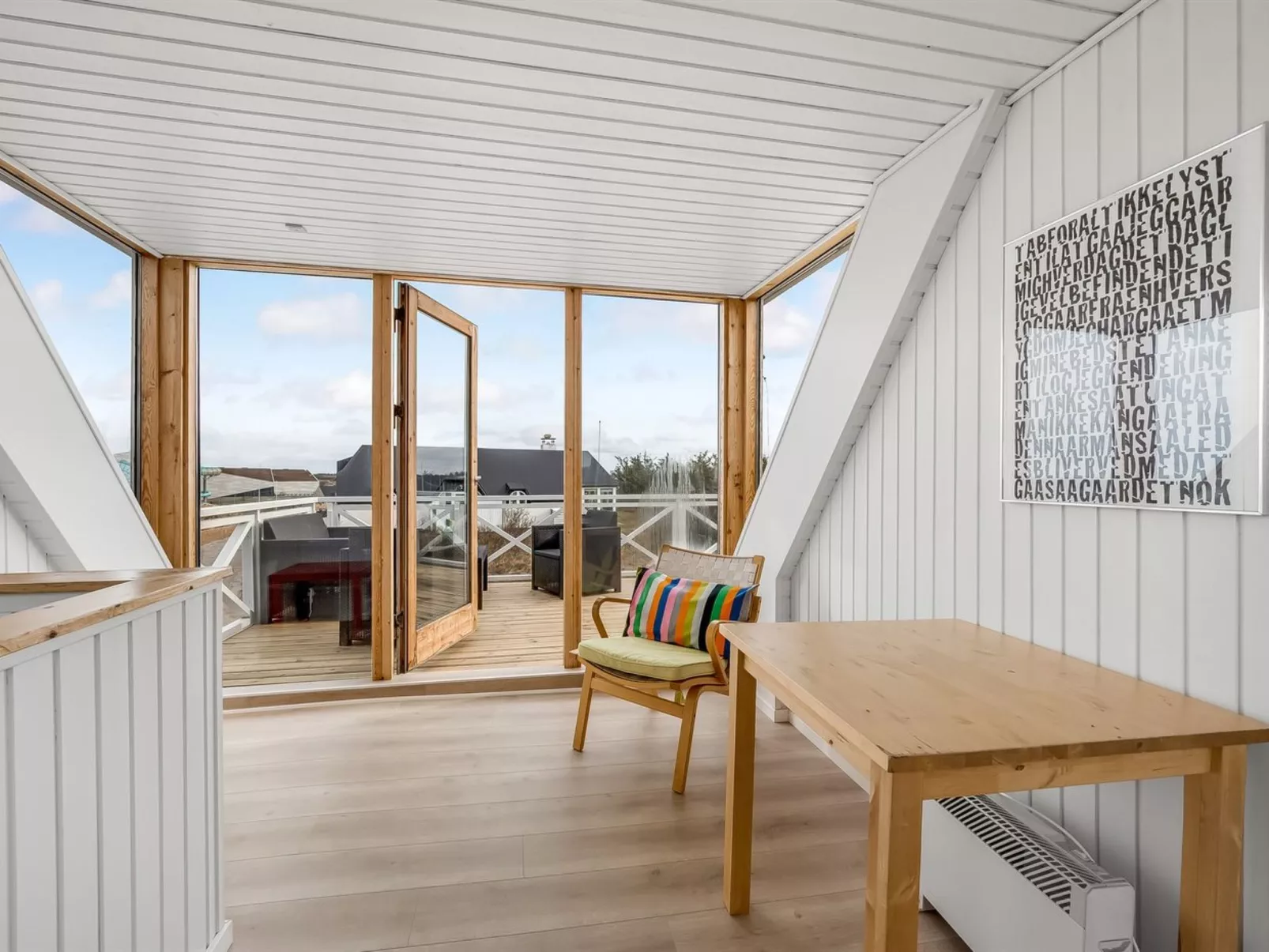 "Venla" -  from the sea-Drinnen