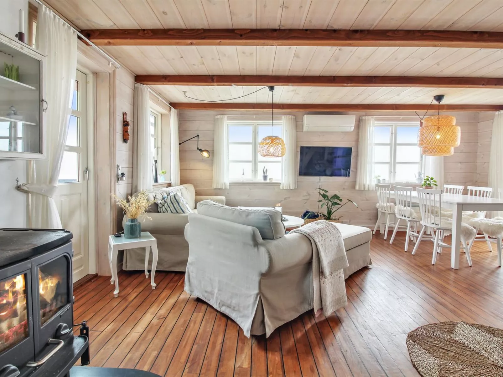 "Sander" - 10m to the fjord-Drinnen