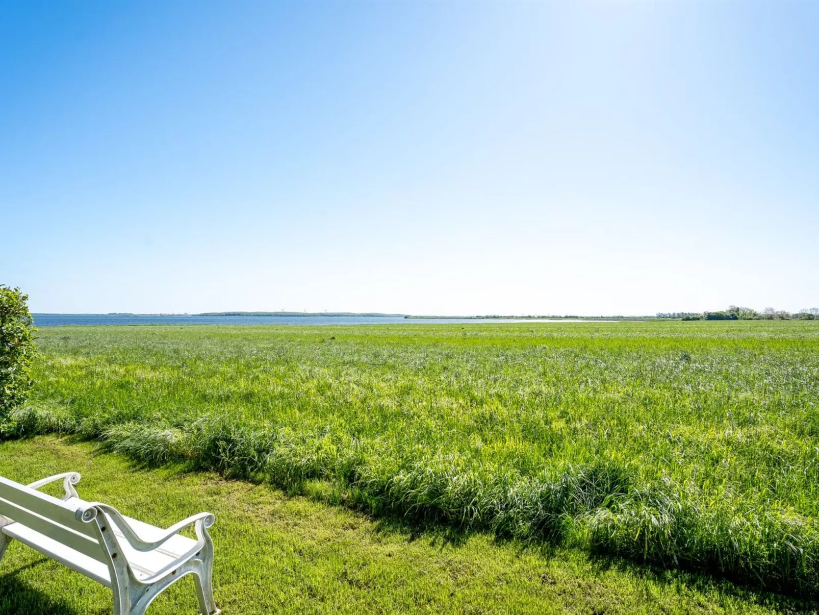 "Maleen" - 150m to the fjord-Outside