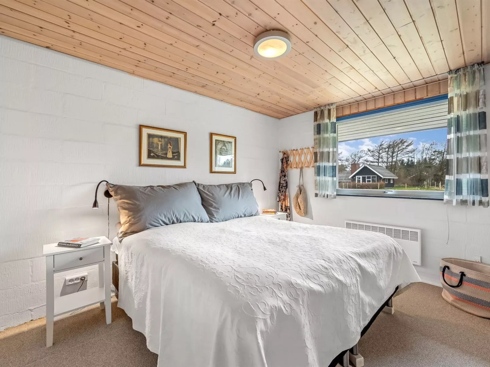 "Moreen" - 200m to the fjord-Dedans