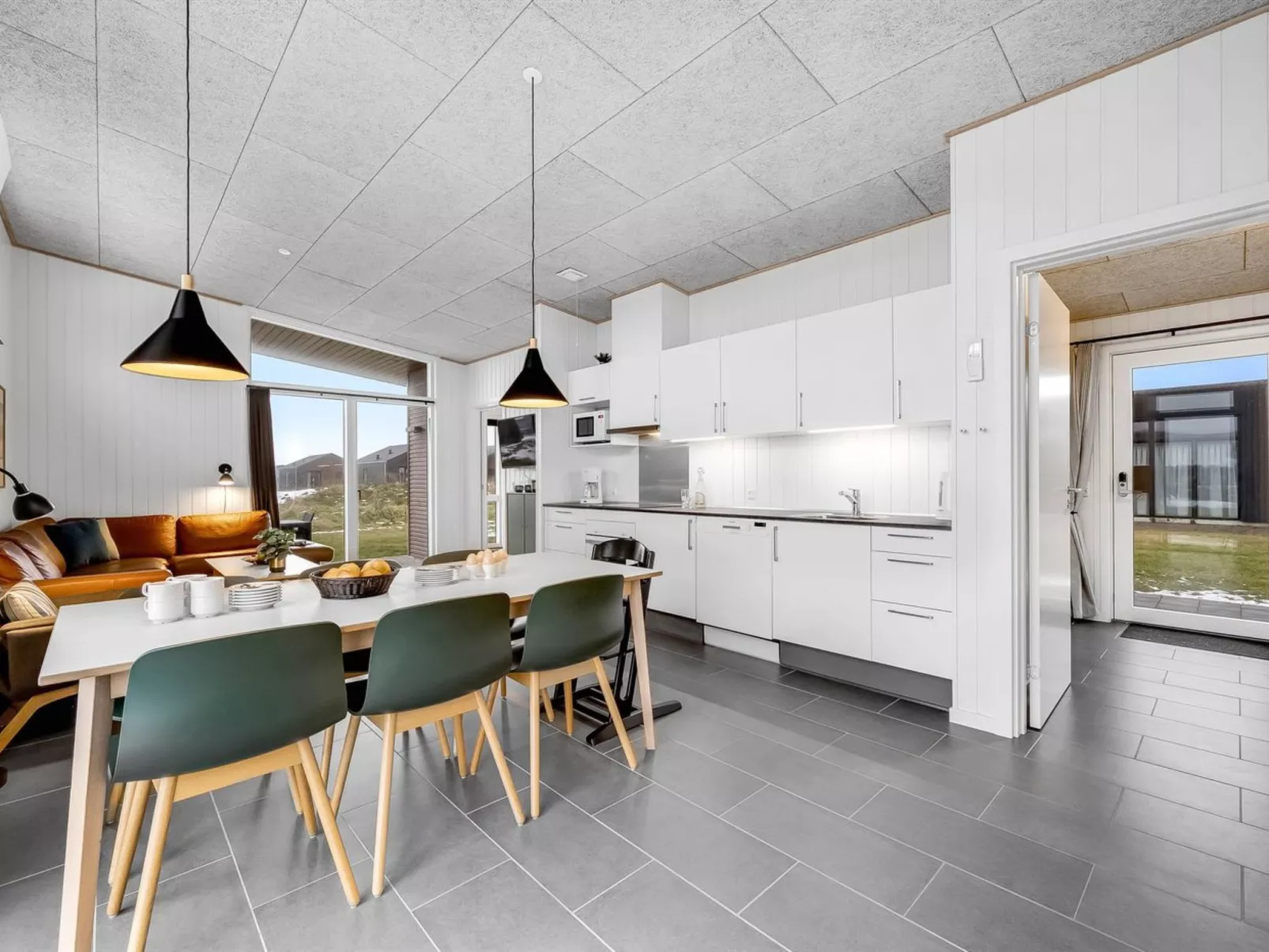 "Winder" - 500m from the sea-Inside