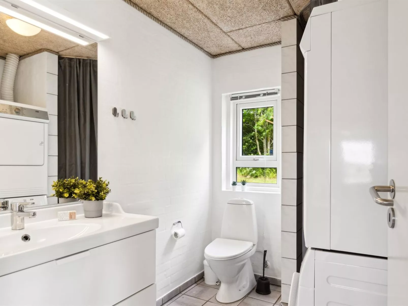 "Katharine" - 175m from the sea-Dedans