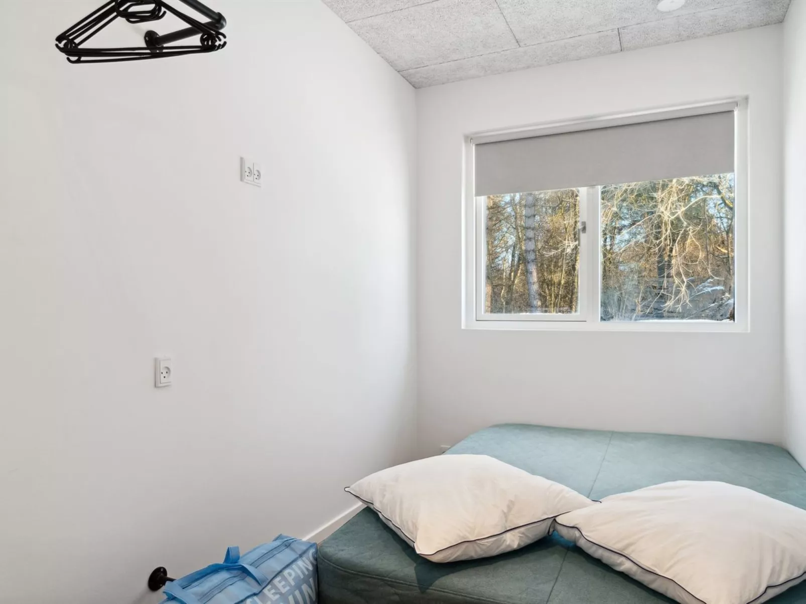 "Scalli" - 1.5km to the fjord-Inside